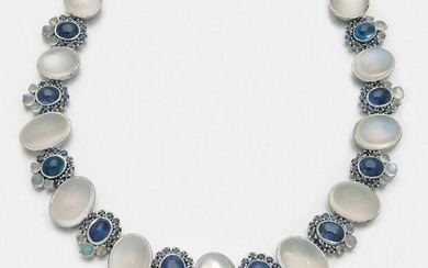 Splendid moonstone-sapphire necklace