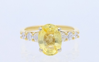 Ring - 18 kt. Yellow gold, International Gemological Institute (IGI) - 4.50 tw. Sapphire - Diamond