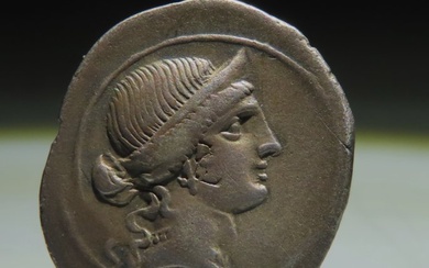 Roman Republic (Imperatorial). Octavianus. AR Denarius, Uncertain mint in Italy (Rome?) - Octavian advancing