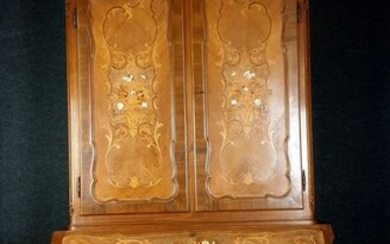 Scriban Cabinet - Louis XV Style - Marquetry of noble woods and gilded wood - circa 1900