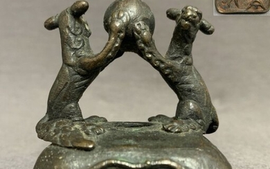 Seal - Bronze - Chinese - Kylin holding a ball - Four characters - China - 17th century