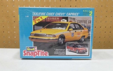 Sealed Revell SnapTite 2 'n 1 Taxi / Fire Chief Chevy Caprice 1 25 Scale Model Kit