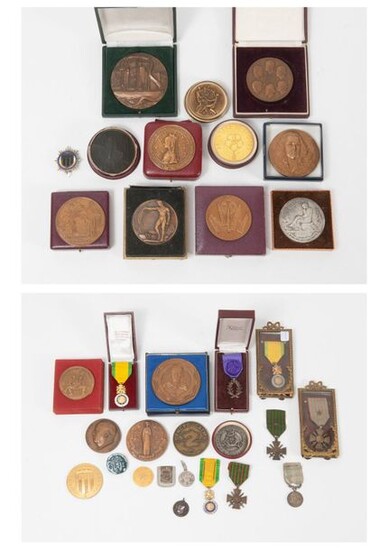 Set of bronze or metal medals with patina on different subjects (Chateaubriant, Prisoners of War "Rawa Ruska", Chemistry, Education 1966, Medicine, Tidal-Motor Factory 1966, Academy of Sciences 1966, Youth and Sport, Brittany 1967, Rennes).
