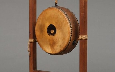 Temple drum - Leather, Wood, Keyaki - Buddhist - Temple drum hanging on a wooden stand. - Japan - Shōwa period (1926-1989)