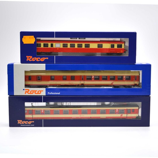 Three Roco HO gauge model railway passenger coaches