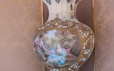 Vase with polychrome decoration in a gallant scene (1) - Porcelain - Late 19th century