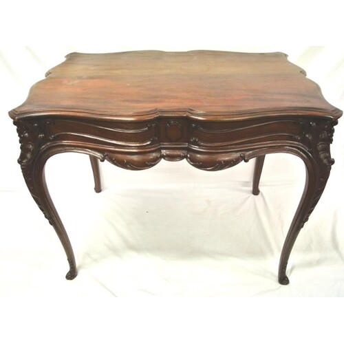 Victorian mahogany centre or occasional table with serpentin...