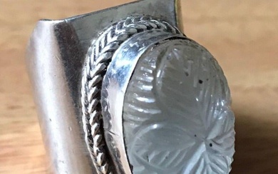 Vintage Sterling Silver Rock Crystal Statement Ring Size 6.75 Hand carved leaves