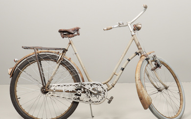 WOMEN'S BICYCLE Front, mid 20th century.