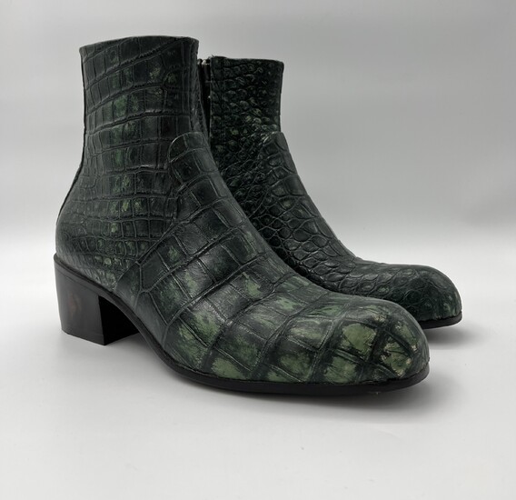 Jacob Lesman, "Crocodile boots"